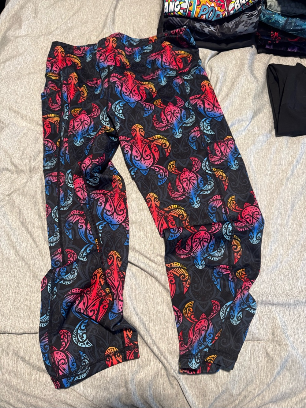 CVG Shell Yeah Sea Turtle Capri Leggings Size L